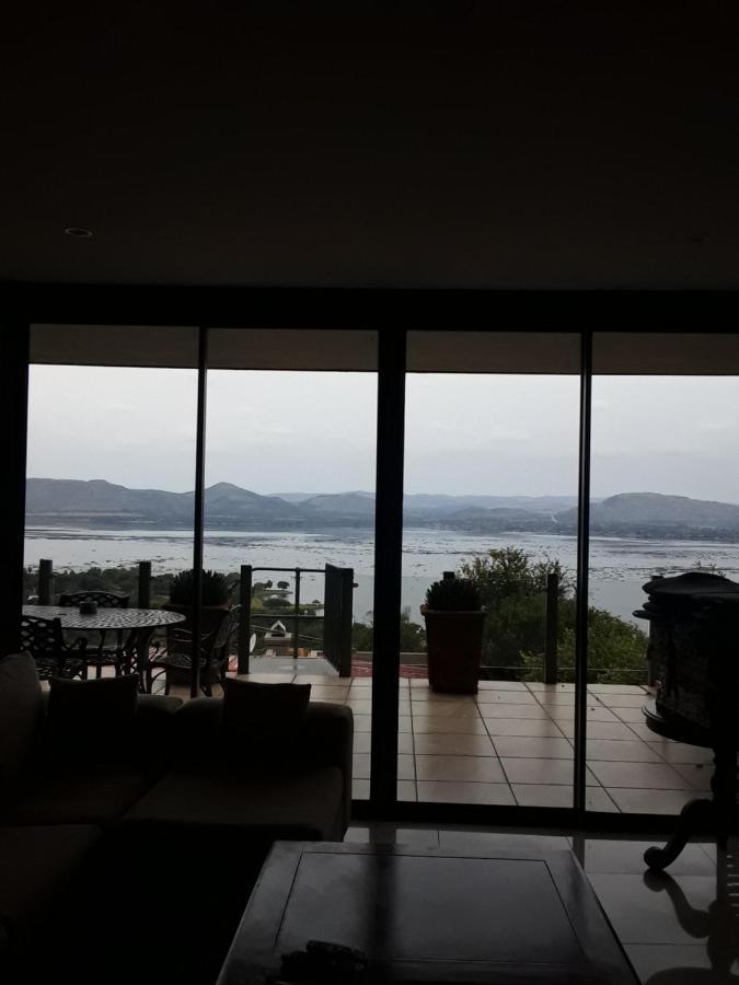 Thatch View Хартбееспоорт Екстериор снимка